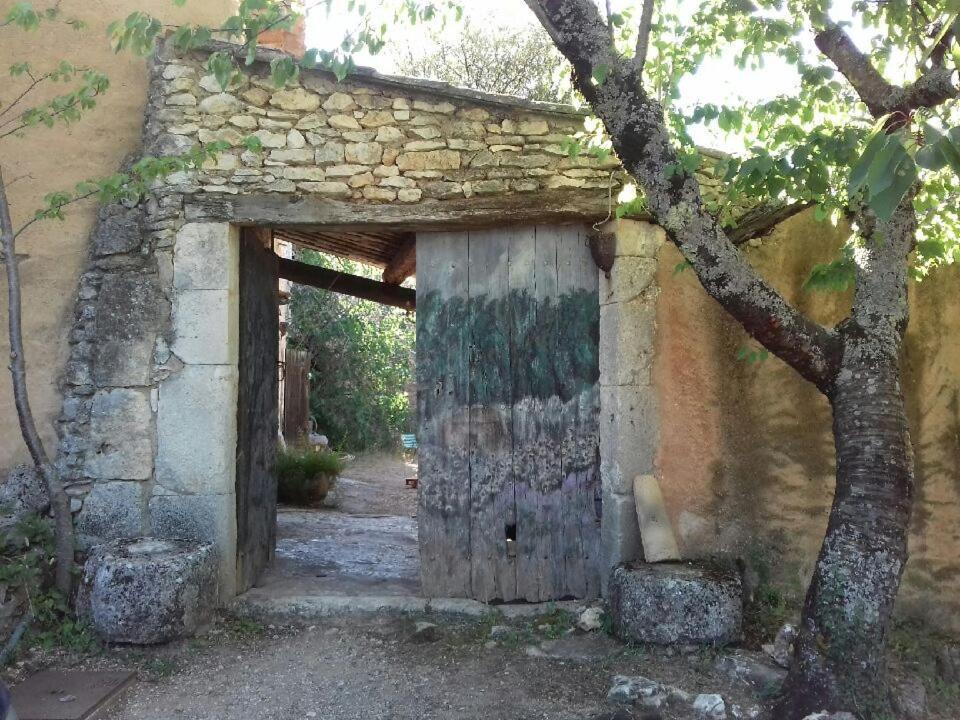 Le Jas Des Aiguiers Otel Saint-Saturnin-lès-Apt Dış mekan fotoğraf