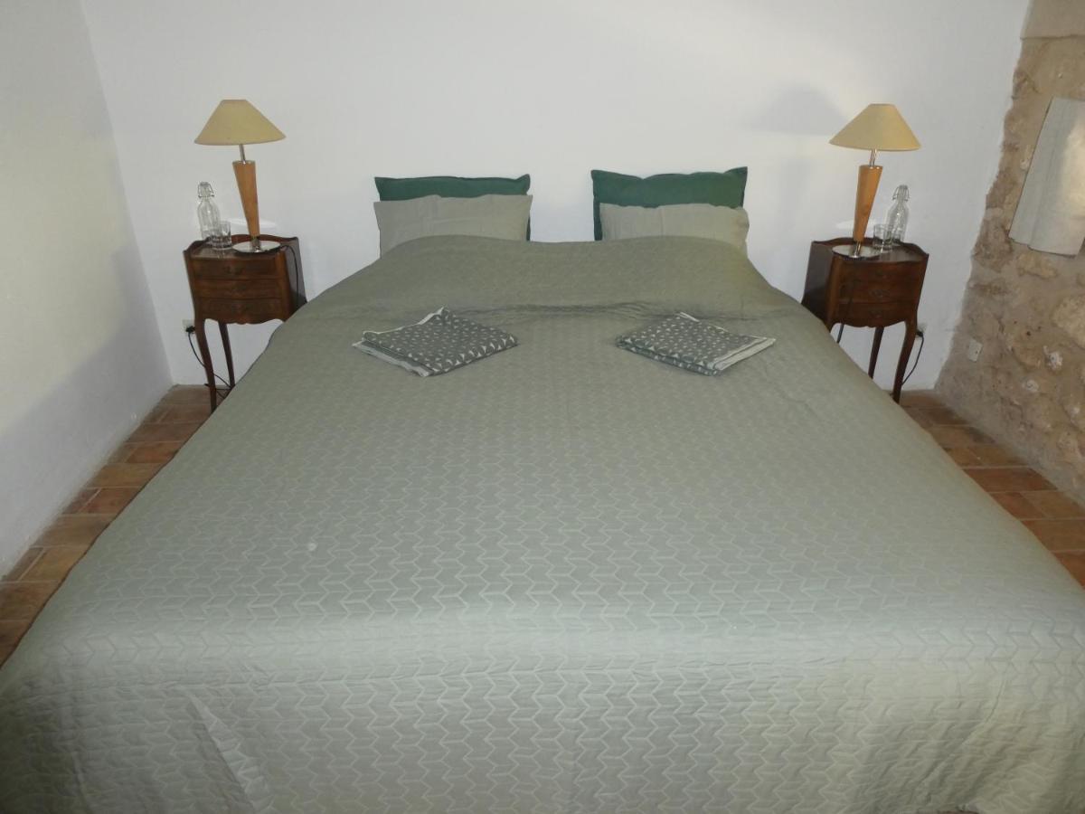 Le Jas Des Aiguiers Otel Saint-Saturnin-lès-Apt Dış mekan fotoğraf