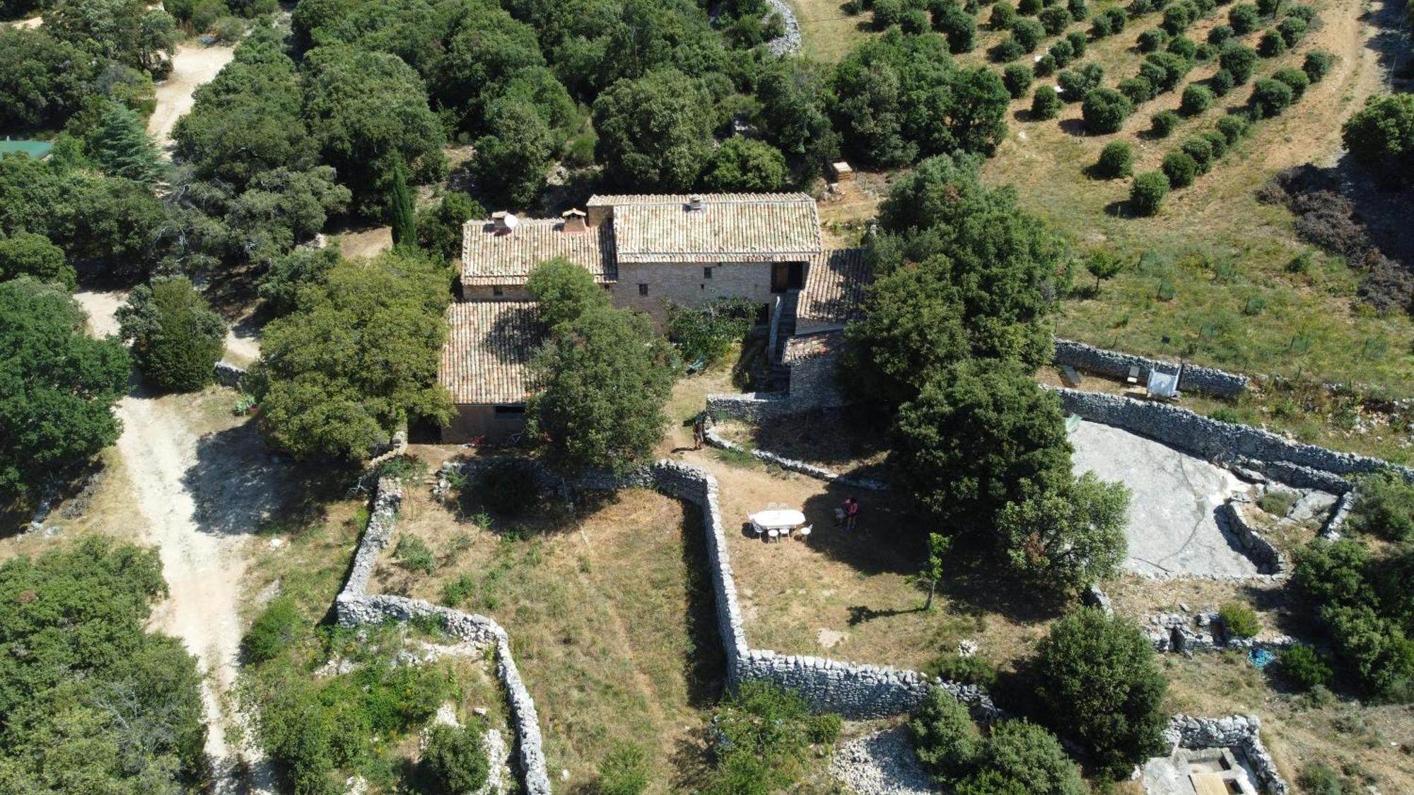 Le Jas Des Aiguiers Otel Saint-Saturnin-lès-Apt Dış mekan fotoğraf